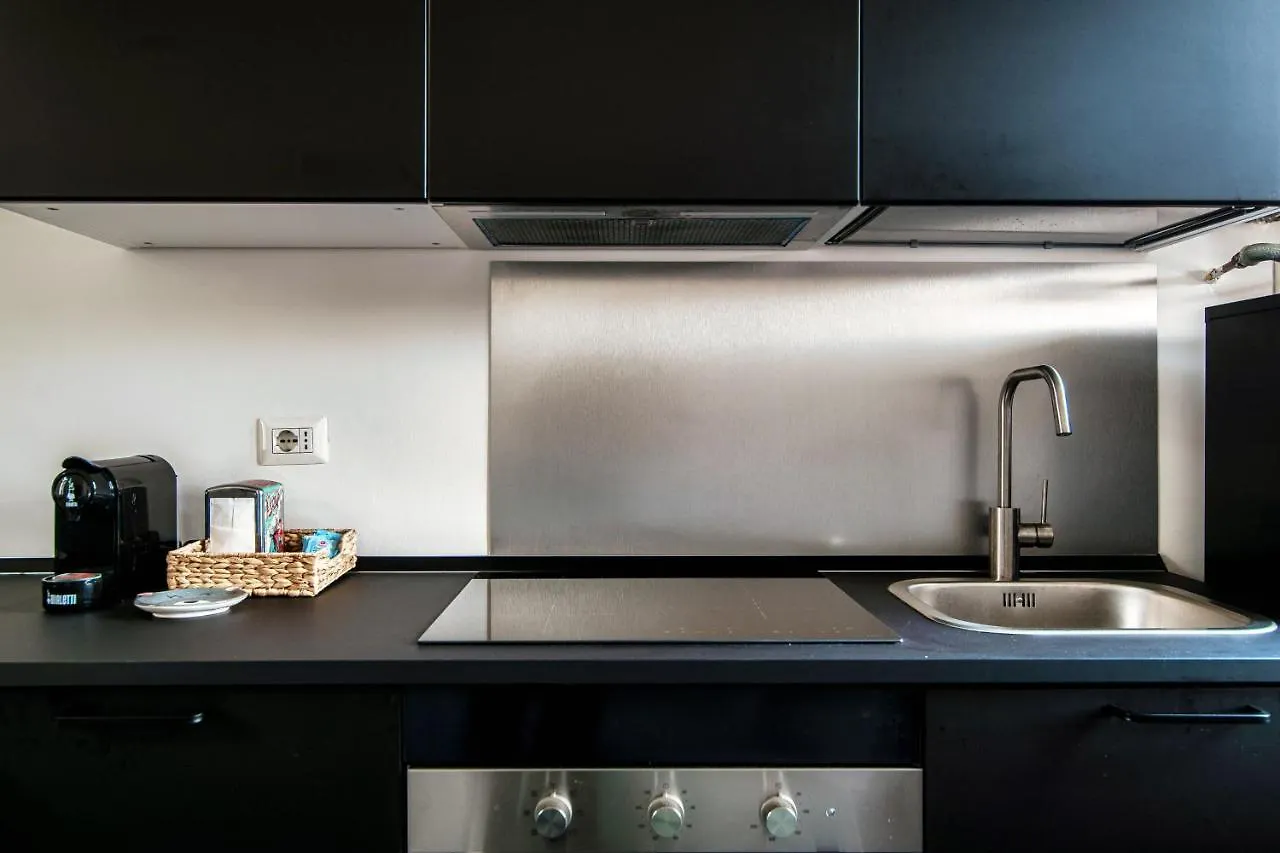 Apartmán Joivy Stylish Flat, 5-Minute Metro Trip To Centre Milán